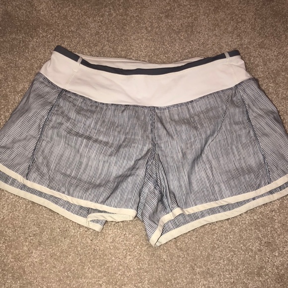 Women’s Lululemon shorts - Picture 1 of 4